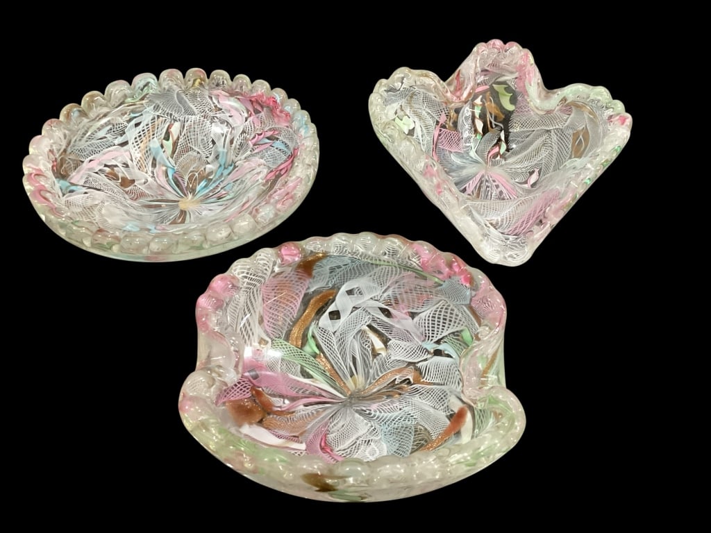 Murano Fratelli Toso Glass: MCM Tutti Frutti Latticino bowls. 7 and 8 inches. Each with signature Latticino ladders. Pinks, green, white with gold fleck