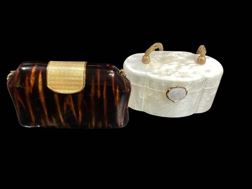 Vintage Fashion Handbags (1 of 7)