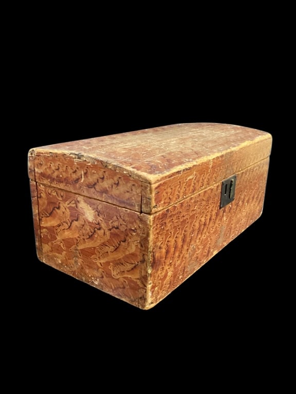 Grain Painted Small Trunk (1 of 6)