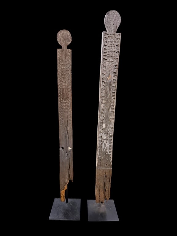 2 Giriyama wooden memorial funerary post (1 of 4)