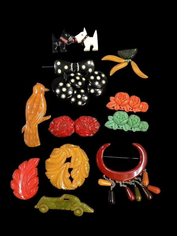 Vintage Bakelite and Style (1 of 8)