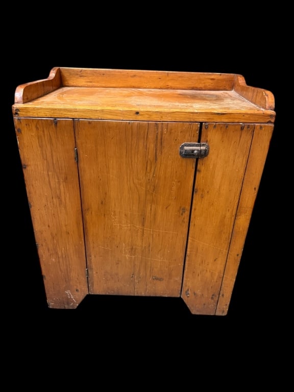 Primitive Maple Farmhouse Cupboard (1 of 4)