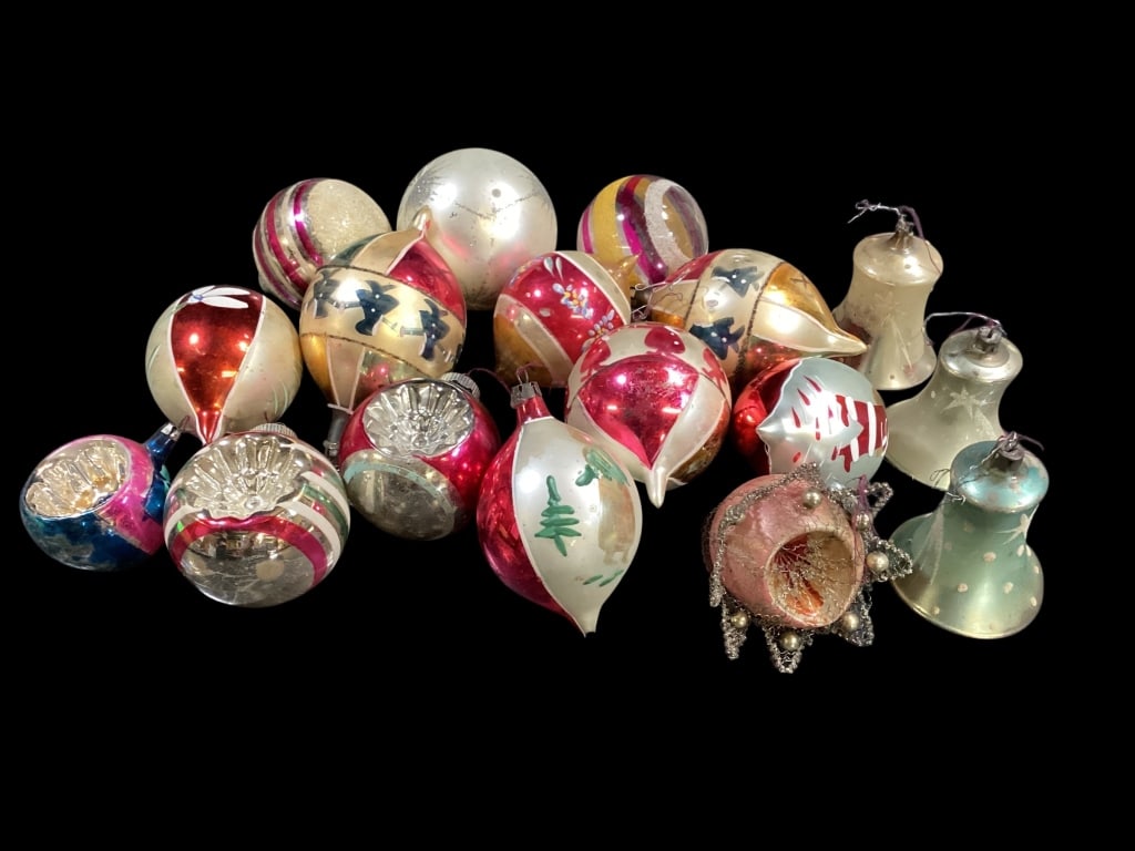 Vintage Glass Christmas Ornaments: Nice Collection of 17 glass Christmas tree ornaments. Includes Shiny Brite, some with hand painted designs, some Mercury glass .