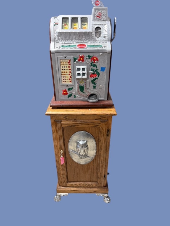 Mills Bell-Fruit Gum Slot Machine on Custom Stand (1 of 7)
