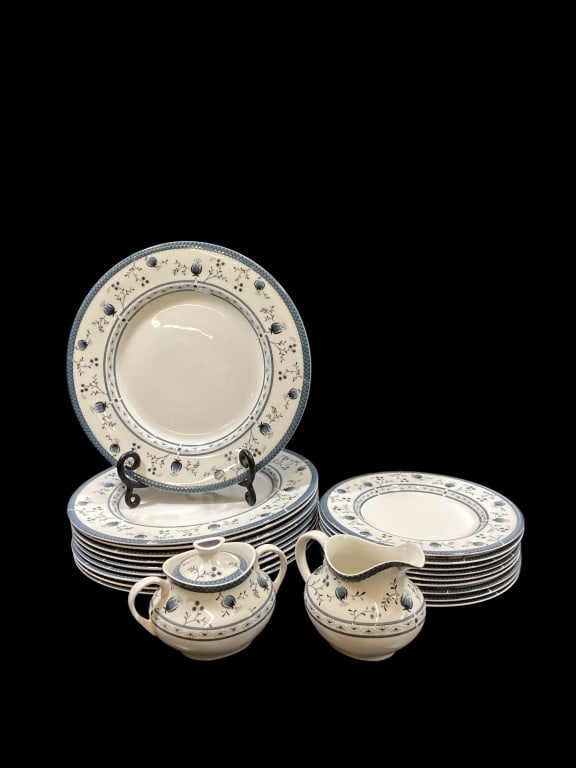 Partial Set Royal Doulton China (1 of 5)