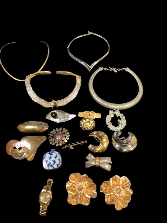 Collection of Costume  Jewelry (1 of 7)