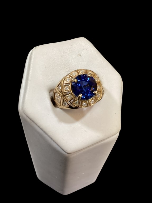 14 k Yellow Gold and Sapphire Ring (1 of 6)