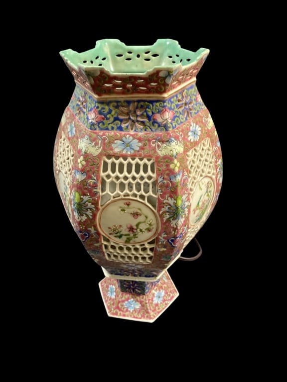 Chinese Porcelain Lantern Lamp (1 of 6)