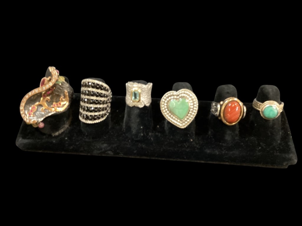 Six Designer Fashion Rings (1 of 5)
