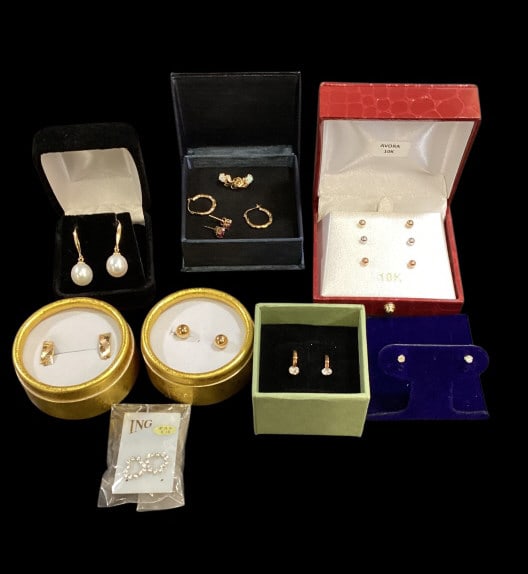 Collection of Fashion Earrings (1 of 7)