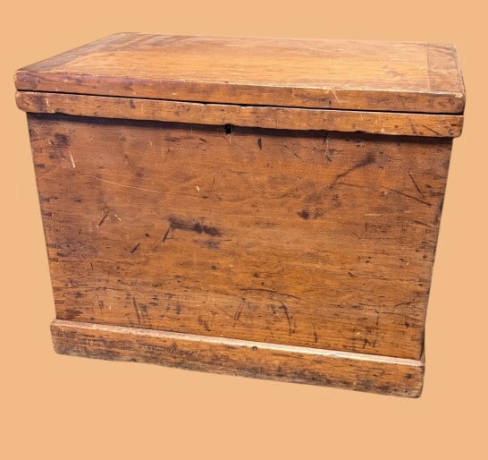 Diminutive Cherry Box (1 of 5)