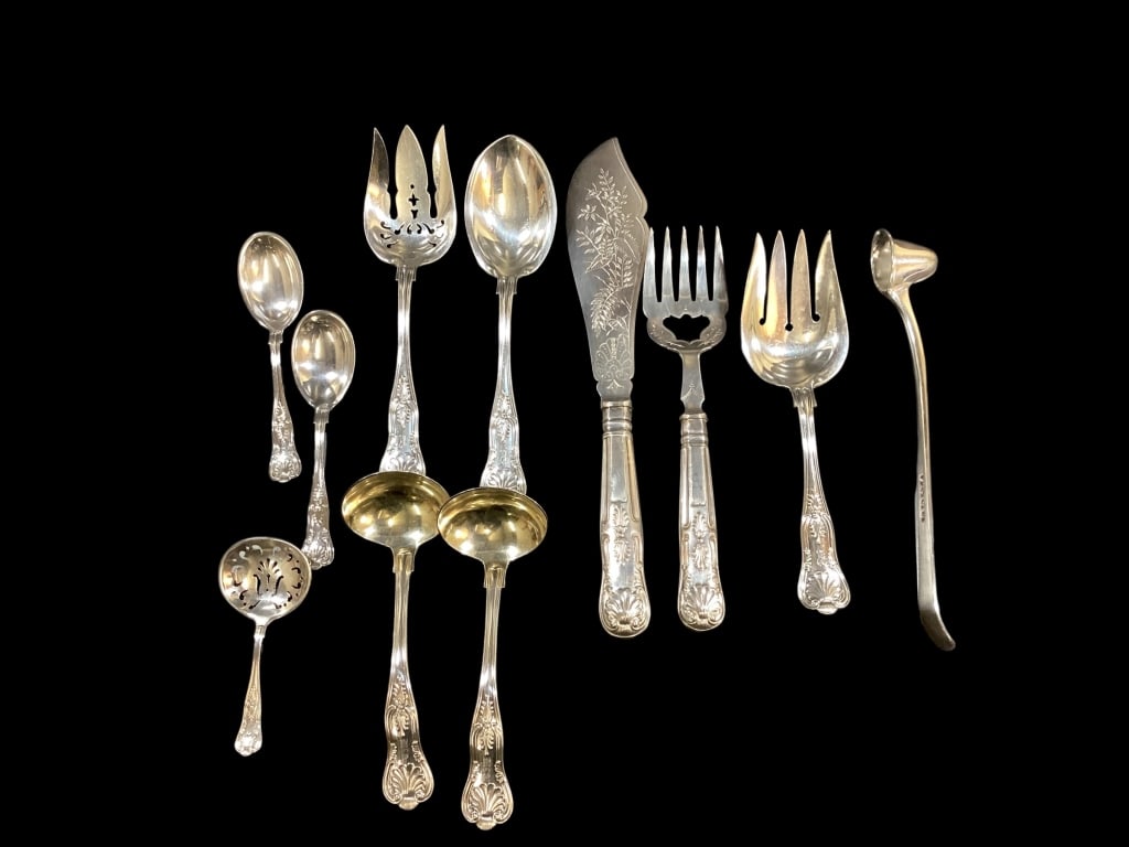 Silver Plate Serving Articles: Kings Pattern, mixed makers including Gorham. Fish set, cold meat fork, 2 ladles, salad set, aspic server, 2 sauce spoons, 11 pieces