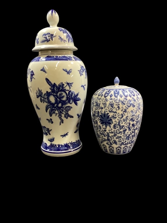 Two Export Porcelain Jars (1 of 6)