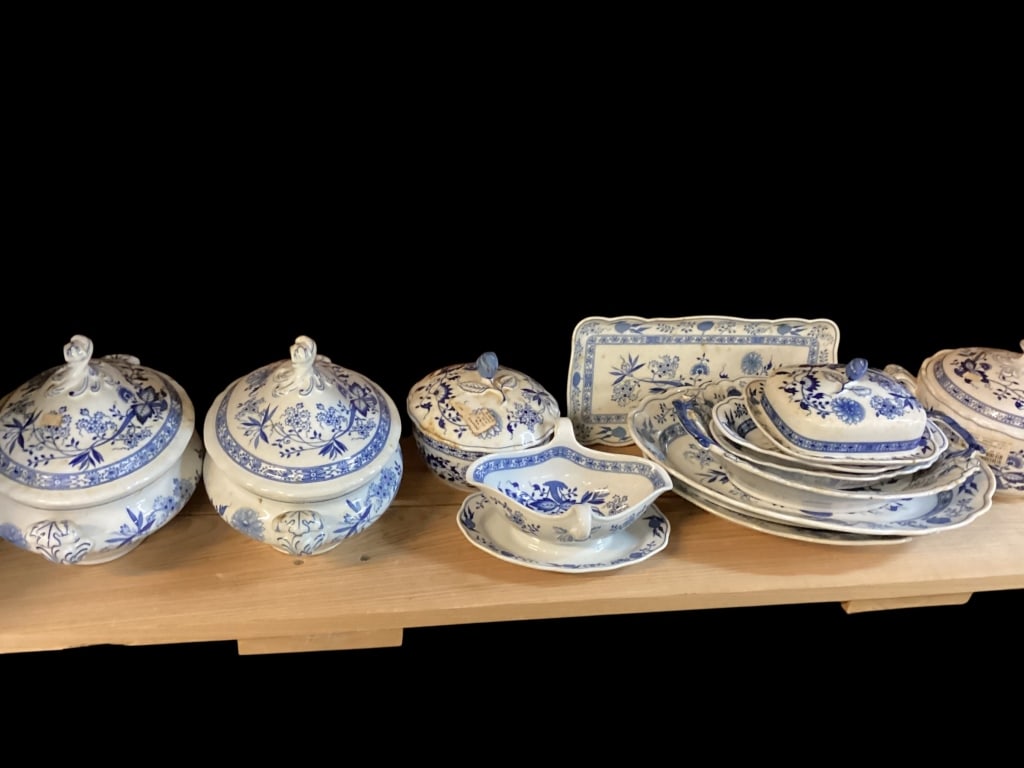 Hutschenreuther China Serving Pieces (1 of 4)