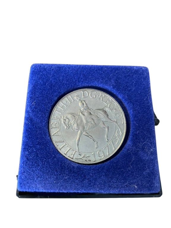 1977 Silver Jubilee Commemorative Crown (1 of 6)