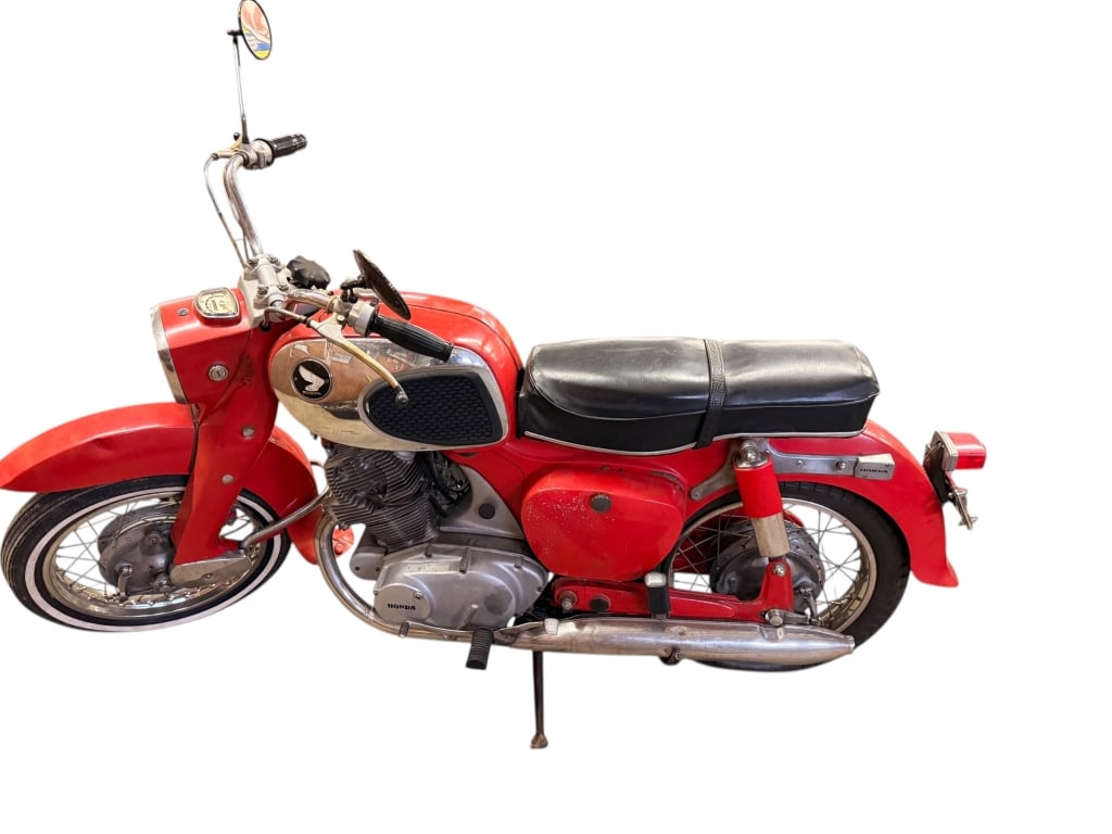 1967 Honda Dream 305 Motorcycle (1 of 9)