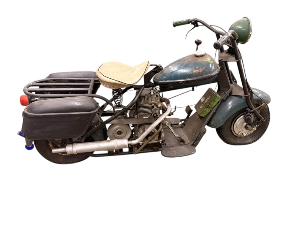 1955 Cushman Eagle Scooter (1 of 5)