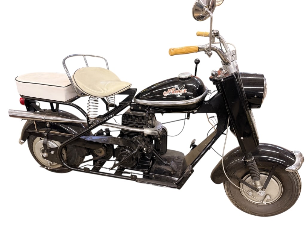 1959 Cushman Eagle Scooter (1 of 4)