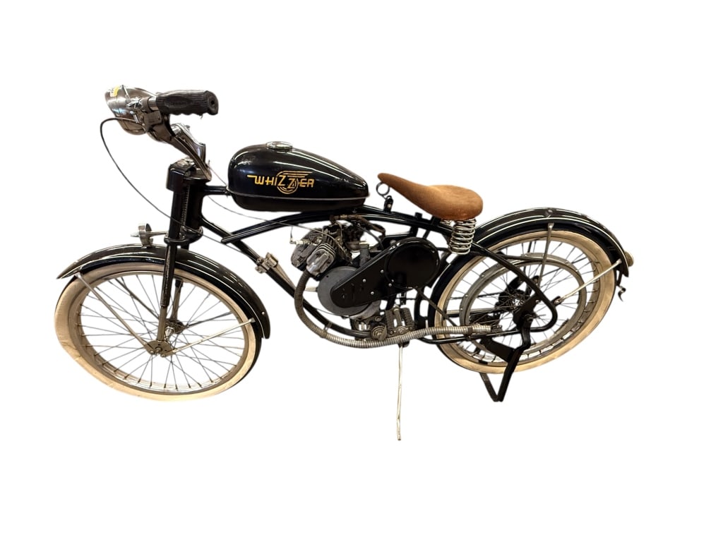 1951 Whizzer Pacemaker Motorized Bicycle (1 of 7)