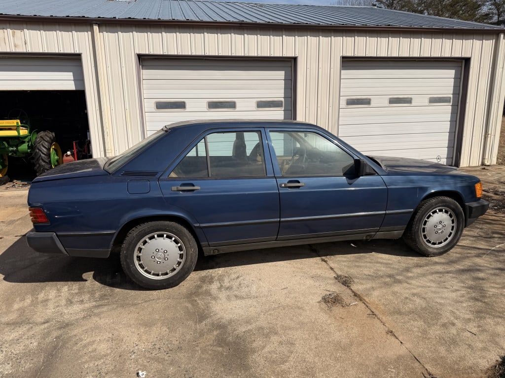1985 Mercedes Benz 4 Door Sedan (1 of 12)