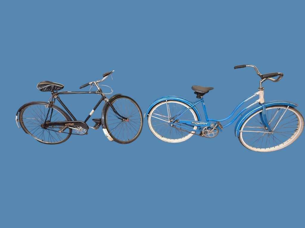2 Vintage Bicycles (1 of 5)
