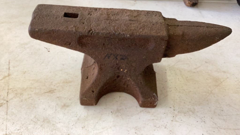 Miniature Anvil, Bee Hive String Holder - 3