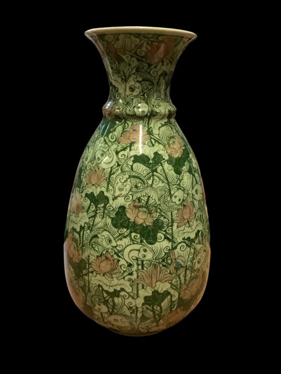 Chaingmai Thailand Porcelain Vase (1 of 4)