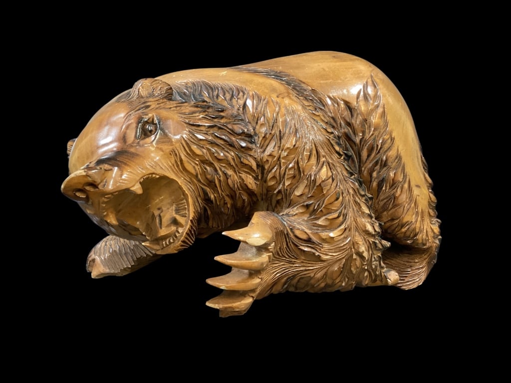 Carved Wood Bear (1 of 5)