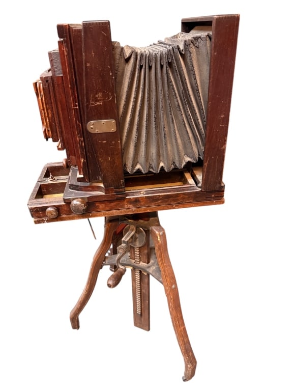Antique Folmer Graflex Century Studio Camera (1 of 5)