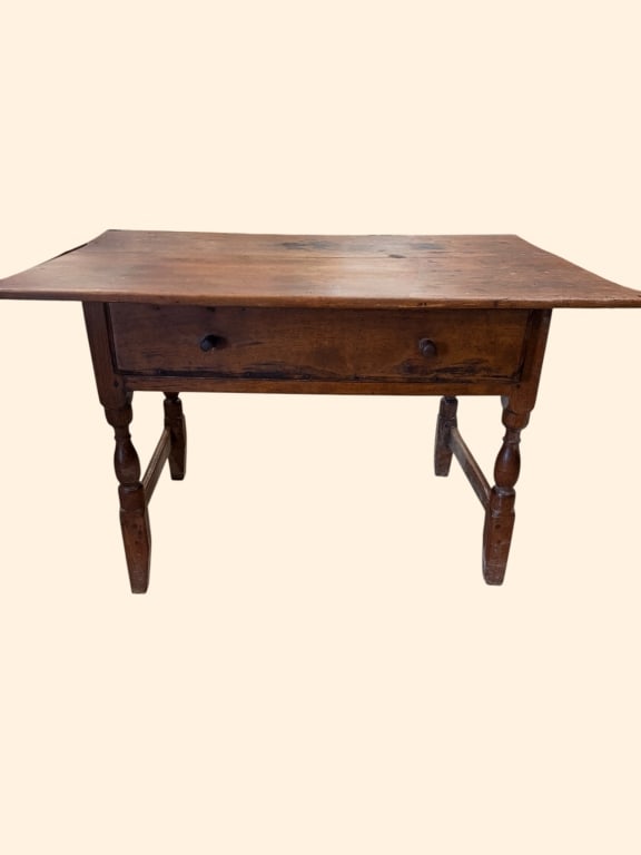 Early American walnut Tavern table (1 of 4)