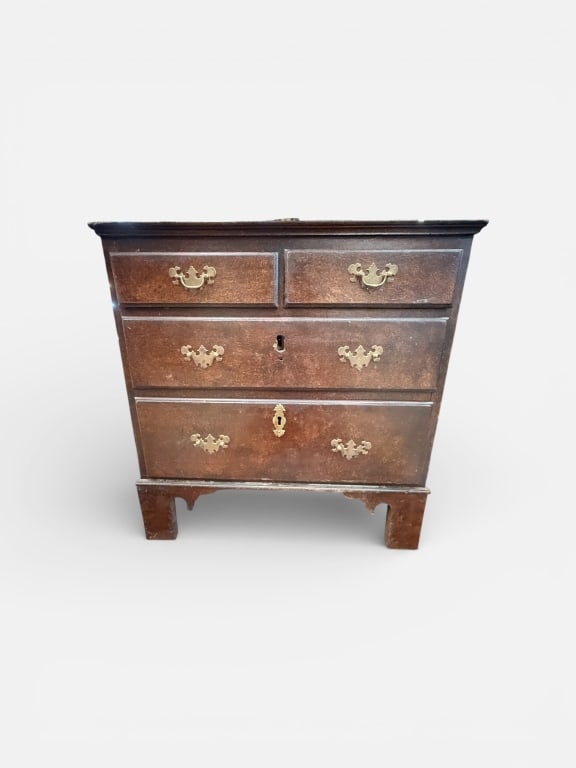 Chippendale Salesman's Sample Chest (1 of 9)