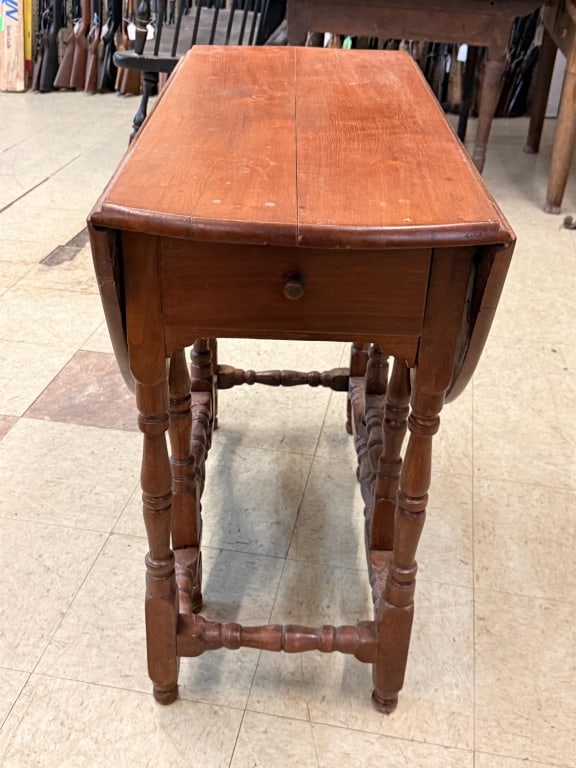 Jacobeab Style Gate Leg Drop Leaf - 3