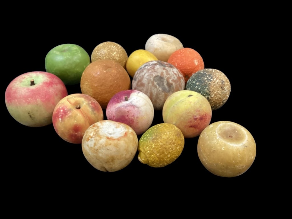 Vintage Stone Fruits: 15 various pieces of decorative stone fruits. Including apples, lemon, peaches, oranges and plums