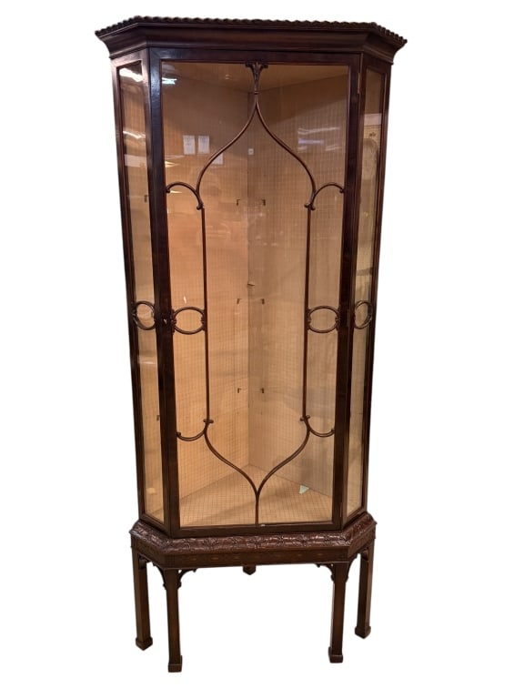 Chippendale-style mahogany corner display (1 of 4)