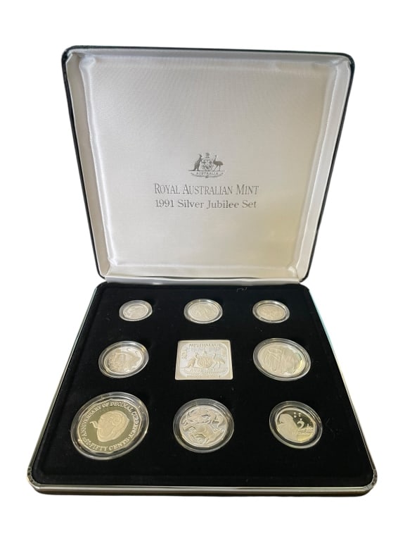 1991 Silver Jubilee Proof Coin Set: Royal Australian Mint 1991 Silver Jubilee Set, issued to commemorate the 25th Anniversary of Decimal Currency. Complete sterling silver proof coin set (0.925) presented in original fitted case