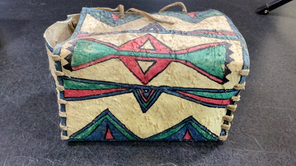 Two Native American Parfleche Boxes - 7