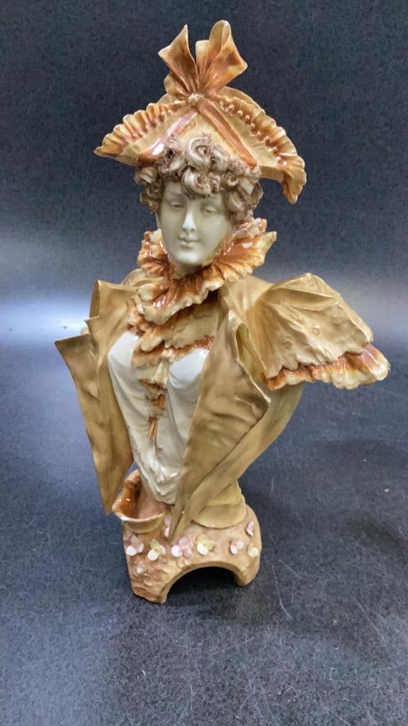 Two Porcelain Busts - 3