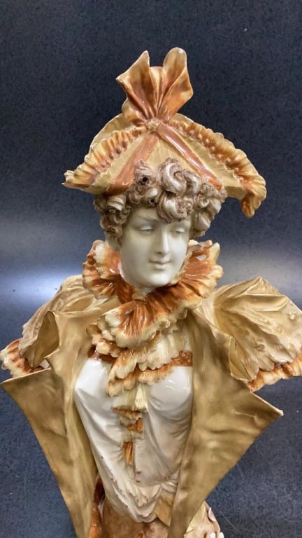 Two Porcelain Busts - 4