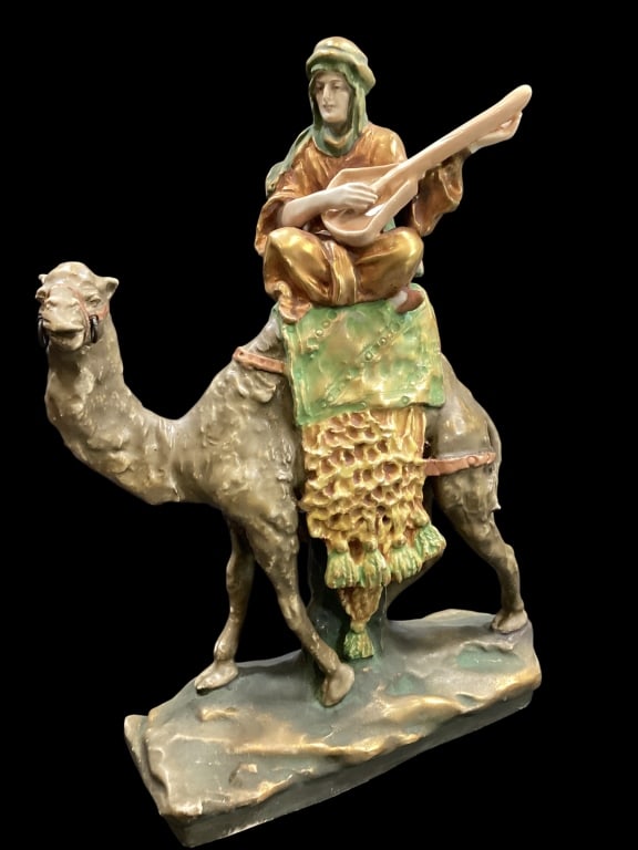 Turn Teplitz Amphora Figural - 2