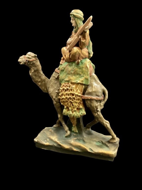 Turn Teplitz Amphora Figural - 3