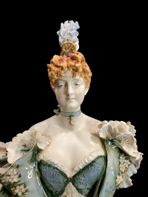 Teplitz Amphora Bust - 3