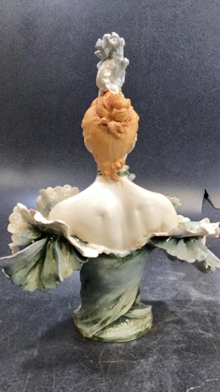 Teplitz Amphora Bust - 5