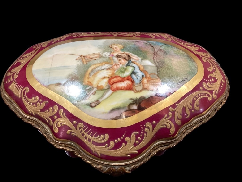 French Porcelain Dresser Box (1 of 5)