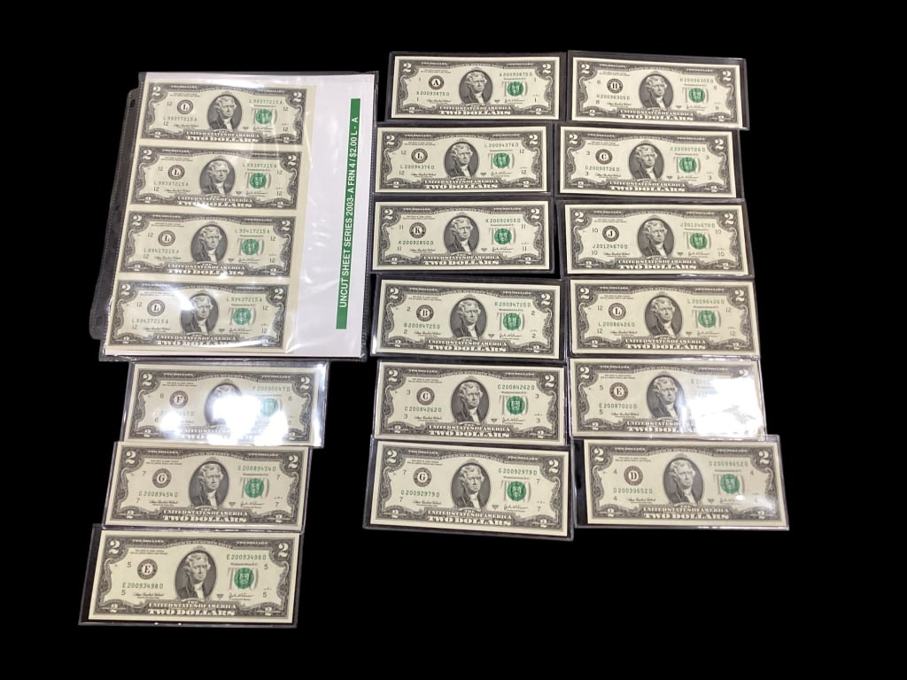 Two Dollar Notes: Beet of 4, $2.00 notes, uncut series 2003 A, plus 15 2003 A series uncirculated $2.00 bills - ()