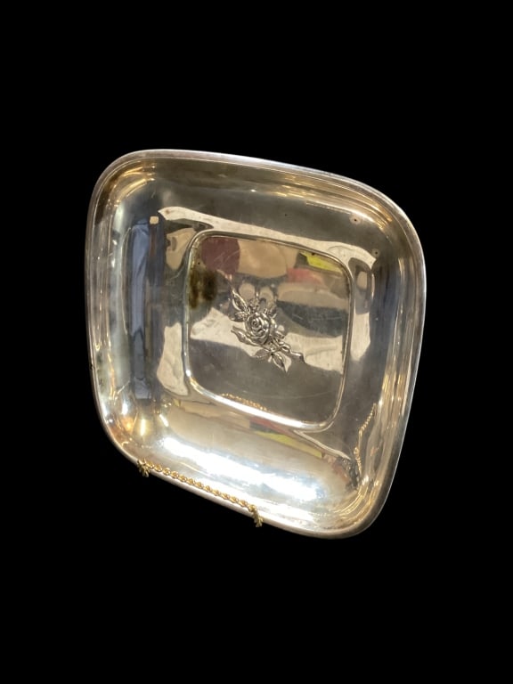 Sterling Silver Table Bowl: Reed and Barton, Classic Rose #262. 8 inch square with relief rose in center. ( 9.35 ozt) Line Item # 38 - ()