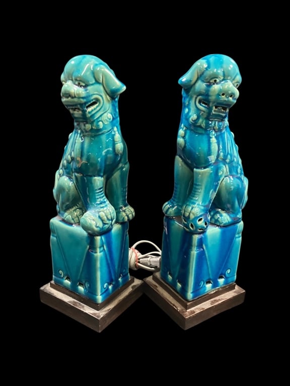 Pair Chinese Guardian Lion Lamps (1 of 5)