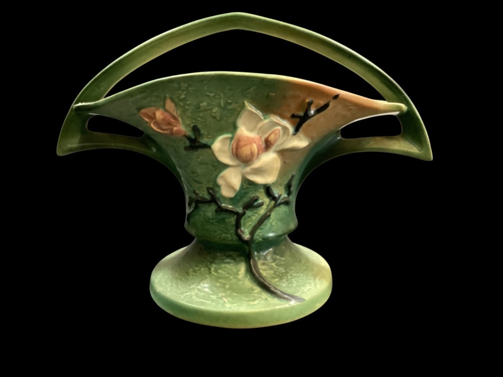 Roseville Magnolia Flower Basket (1 of 5)