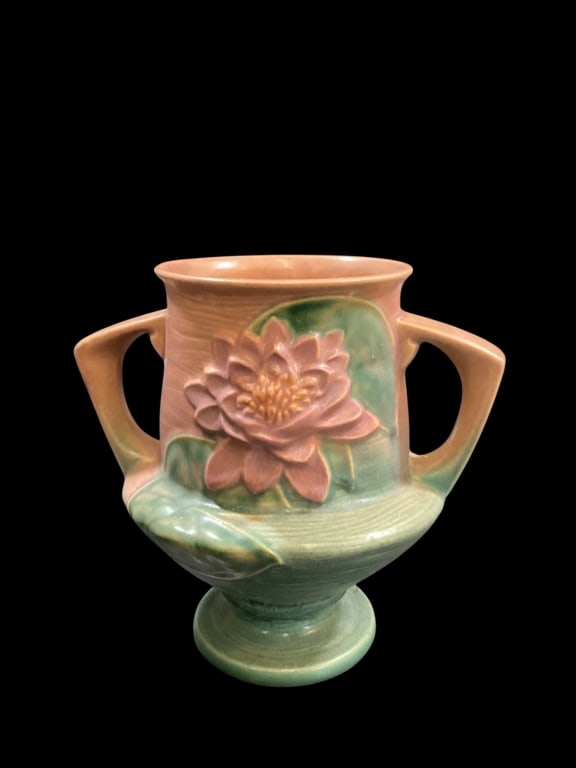 Roseville Art Pottery Vase: Roseville Art Pottery Vase Magnolia Vase #175-8