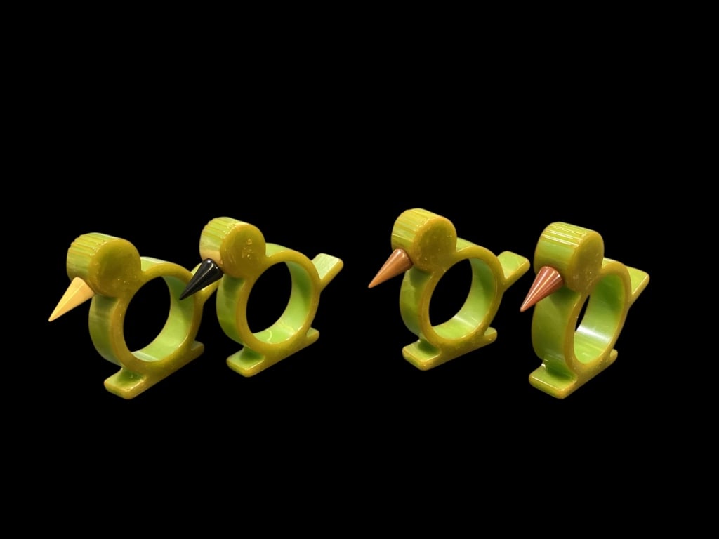 Bakelite Napkin Rings (1 of 4)