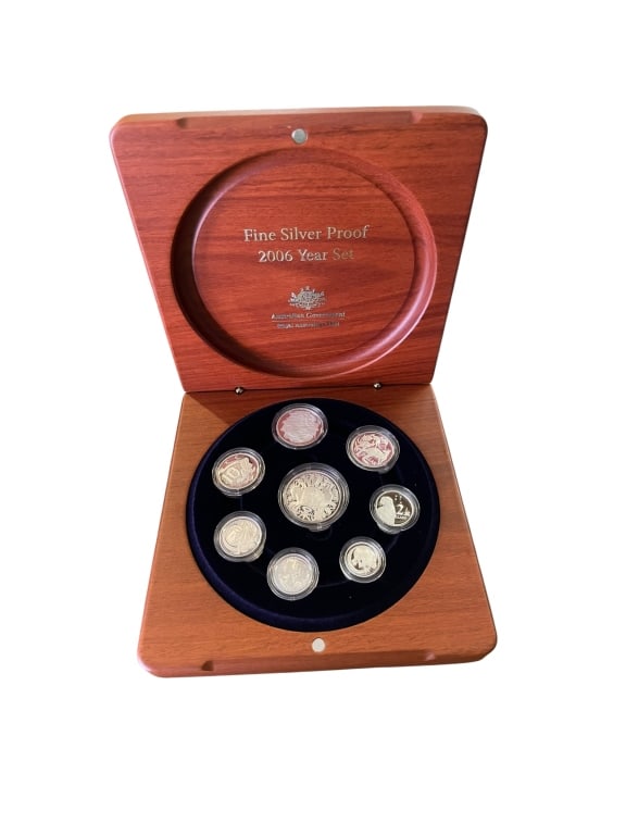 Royal Australian Mint 2006 Fine Silver Proof Set: Royal Australian Mint 2006 Fine Silver Proof Set This lot features a collection from the Royal Australian Mint, featuring the 2006 Fine Silver Proof Year Set. This premium 8-coin set contains the 1c,